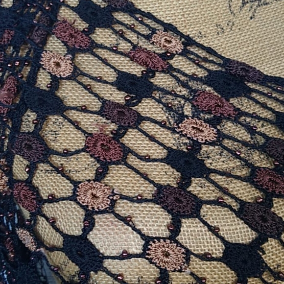 #393 Metallic crochet Scarf - Picture 1 of 3